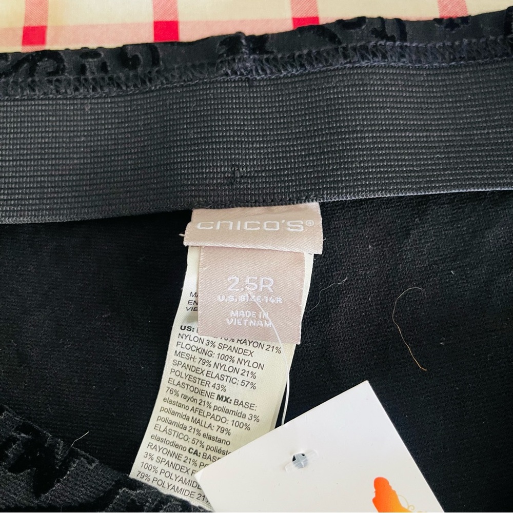 Chicos Elegant Black Patterned Women's Pants - Picture 4 of 4